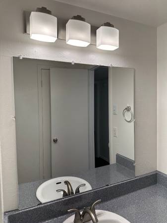 $949 / 1br - 750ft2 - 1 Bed, Tile Backsplash, Close to Shopping63846410925185124