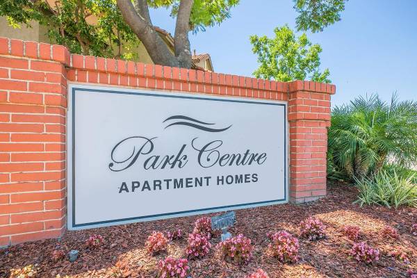 $2,020 / 1br - 655ft2 - Washers and Dryers, Breakfast Bars64028084573186121