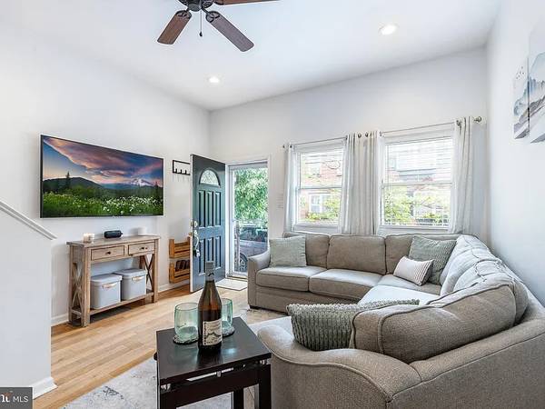$850 / 3br - 1800ft2 - Updated 3-Bedroom, 2.5-Bathroom Townhouse (Philadelphia)64046037908609122