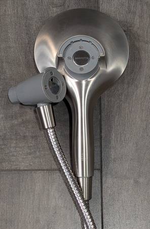 Moen Hand Shower with 6 Spray Patterns & Magnetix dock 1