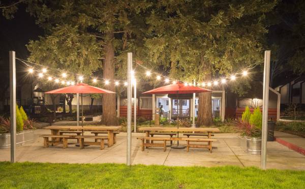 $2,400 / 2br - 1000ft2 - Cozy Fall Move-In – 3 Months Free to Settle In & Arrive Home (santa rosa)63880134100355120