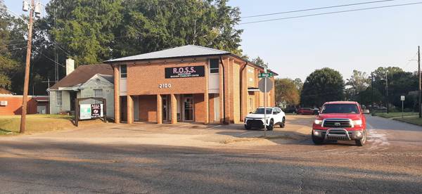 $1,495 / 2200ft2 - Edificio asequible de oficinas/comercio en alquiler (Montgomery)64032132086914120