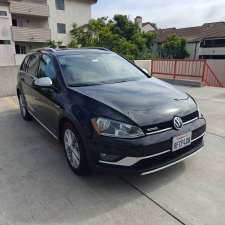 2017 Volkswagen Golf Alltrack TSI - $8.950 (Chula Vista)63440274984579122