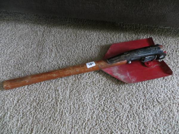 FOLDING SPADE SHOVEL - ARMY SHOVEL 1