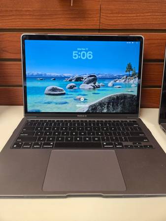 Apple Macbook Air 2020 13" M1 Chip, 8GB RAM, 256GB SSD 1
