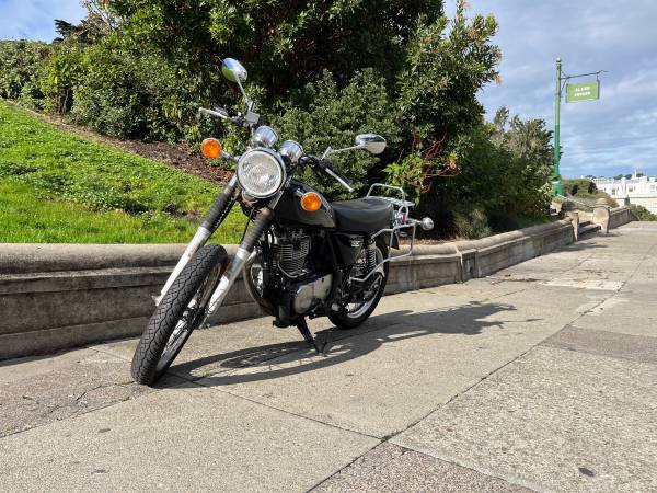 Yamaha SR400 - Timeless, Reliable 1