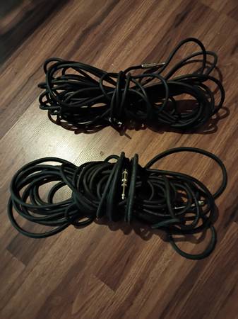 Microphone chord/Speaker cords 1