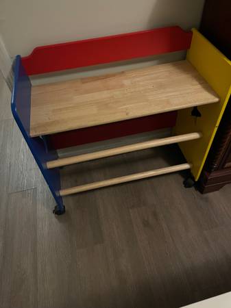 Kids shoe shelf 1