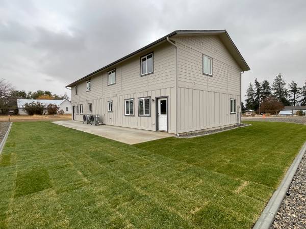$2,150 / 3br - 1800ft2 - Brand new 3 bedroom, 2.5 bath side by side duplex, 2 car garage. (Waterville)63690737409923124