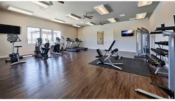 $2,240 / 3br - ¡¡Vida Espectacular en Montecito Apartments!! (Visalia)63809865294211124