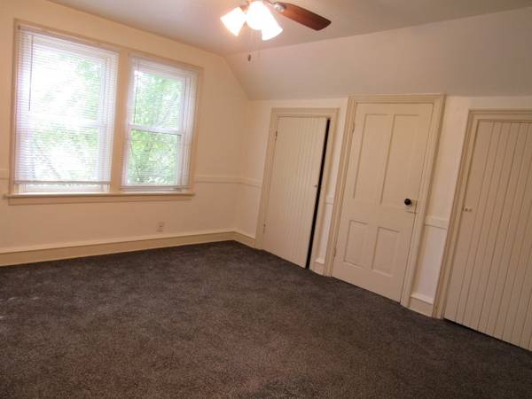 $700 / 1br - 1307/A Superior - 1 Bedroom Upper (Sheboygan)63813311916931123