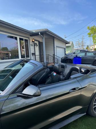 Ford Mustang Convertible Ecoboost - $9.999 (San Diego)63470052592259124