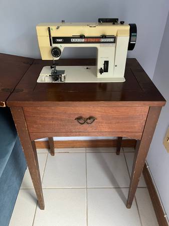 Pfaff sewing machine perfect working condition 1