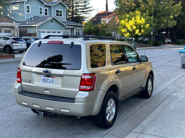 2012 Ford Escape XLT AWD ~ Clean Title - $4,700 (mountain view)63654696790147123
