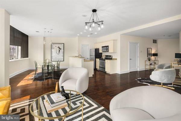 $2,395 / 1br - 1232ft2 - Luxury 1BR MetroClub Condo – Franklin Square Views + Parking! (CHINATOWN)64024499365506121