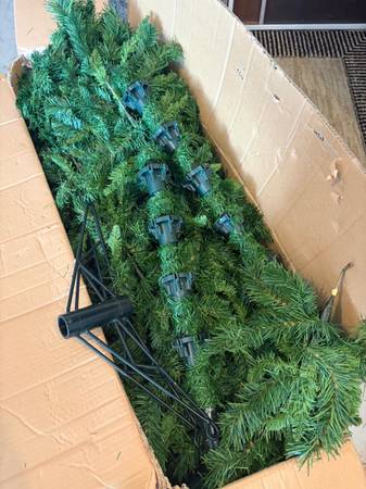 Free Christmas Tree - Artificial 7 FT 1