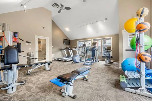$1,814 / 1br - 850ft2 - Elevating Your Lifestyle! 1 BR 1 BA 850 SF (Kent, Auburn, Renton, Sea-Tac, Seattle, Maple Valley)63884892724739121