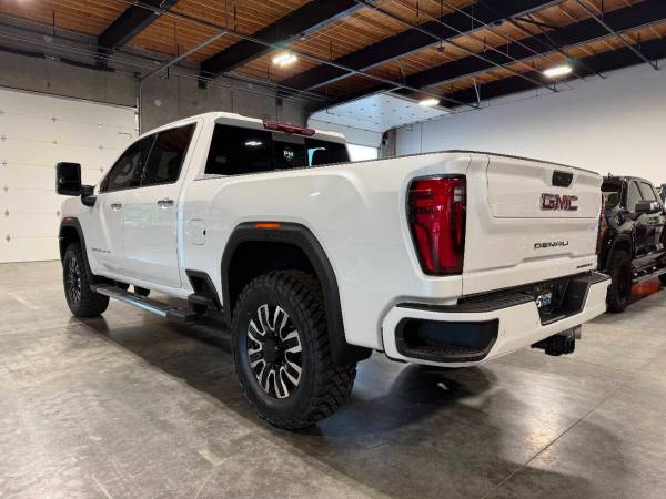 2024 GMC Sierra 2500HD Diésel 4x4 Camioneta 4WD Denali 4dr Cabina Extendida SB - $76,900 (Platinum Motors Corp)63438188404865121