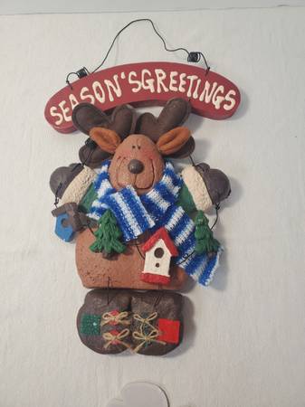 Reindeer Deer Season's Greetings Christmas Wall Hanging 1