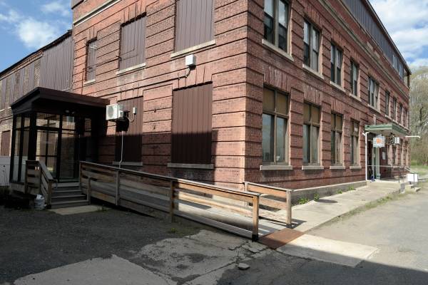 $3,700 / 2400ft2 - ☞ 2400 FT Erving School/Daycare Rental Space MA Educational Standards (Erving - Greenfield Area)64017047707907121