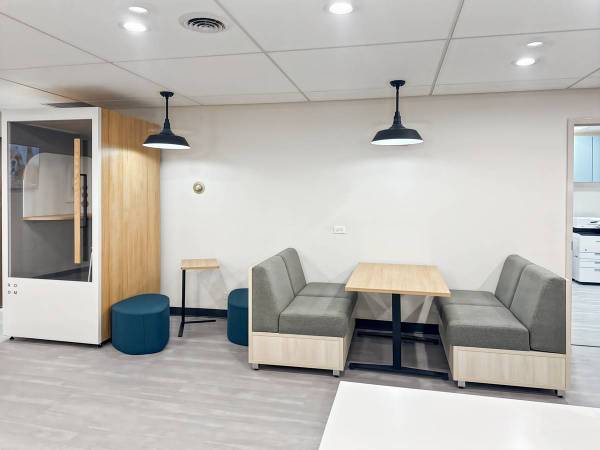 $179 Reserve Your Coworking Desk Today in Des Plaines! (Des Plaines)64150344371202122