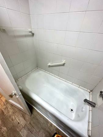 $825 / 1br - 610ft2 - Off Street Parking (fees apply), Laundry On-Site, 1/BD64013366751619122