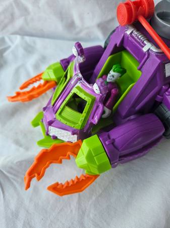 Imaginext Dc Super Friends The Joker and Harley Quinn Battle Vehicle - $25 (Tacoma)63471421794307123