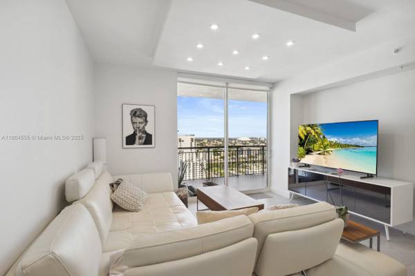 $3,990 / 2br - 819ft2 - Luxury 2bd with Den in Nine Mary Brickell Village (Miami)64051006121986124