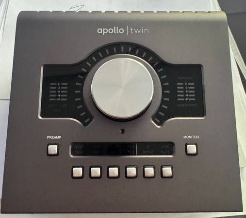 UA Apollo Twin MkII like new, w/ power cord 1