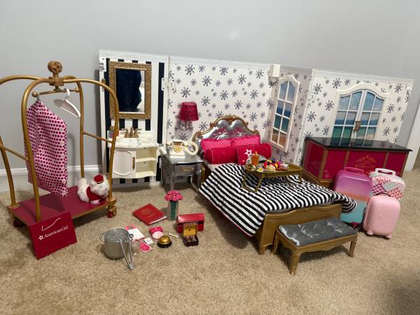 RETIRED American Girl Grand Hotel with Room Service and Luggage Cart 1