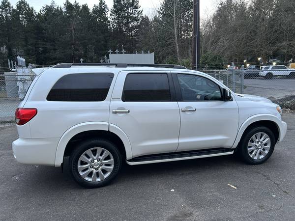 2016 Toyota Sequoia Platinum 4WD 5.7L V8 --Título limpio, completamente equipado-- - $28,995 (kirkland)63613978845441123