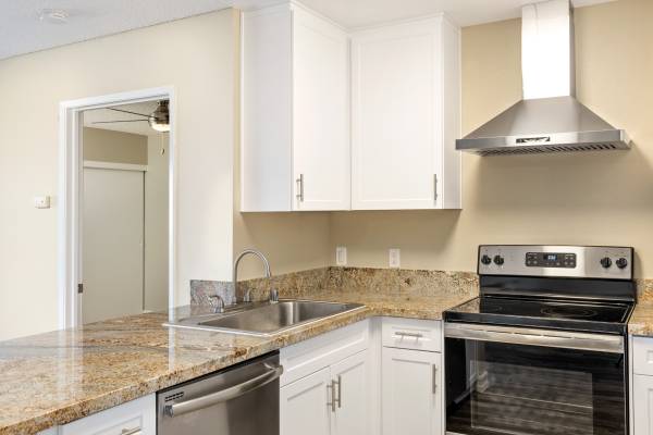 $2,345 / 1br - UNIDAD REMODELADA CERCA DE SDSU. GIMNASIO, SALA DE ESTUDIO Y ESTACIONAMIENTO INCLUIDOS (San Diego)63657292290177120