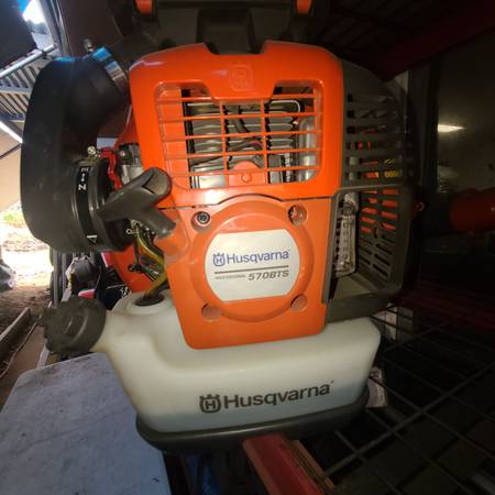 ***HUSQVARNA BLOWER*** 1