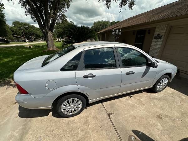 2007 Ford Focus - $2,500 (Sealy)63617016228739123