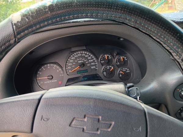 2002 Chevy Trailblazer - $2,00063442889104129124