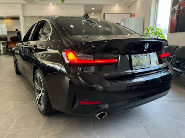 2022 BMW 3 Series 330i Sedan 329 / MO - $329 (+ Luxury Motor Club)63654714021891124