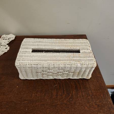 Wicker tissue cover rectangular white 1