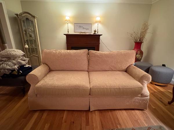 Gently used Sofa Set 1
