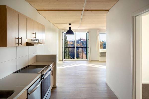 $2,300 / 1br - 904ft2 - ¡Actúa rápido! Hermoso de 1 habitación con balcón Julieta y techos de madera (Elliot/Boise)63672530040067121