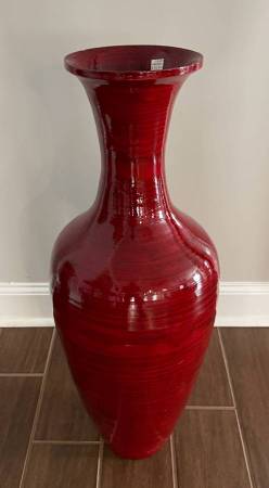 *** Great Looking Decorative Vase 1