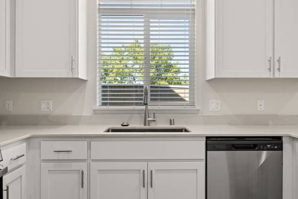 $2,349 / 1br - 1027ft2 - Air Conditioning, Smart Home Integration, 9-Foot Ceilings (6122 Plaza Loop, Rocklin, CA)64043493348354121