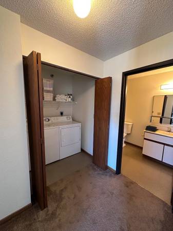 $975 / 1br - 590ft2 - Check All the Boxes: Pool ✔ W/D ✔ Pet-Friendly ✔ (Saint Cloud , Minnesota)63988652380547122