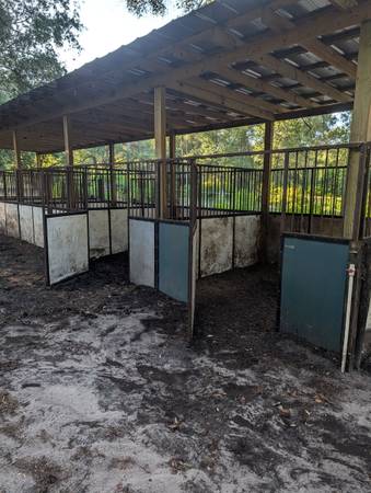 Modular Horse Stalls 1