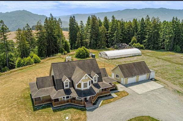 $1,100,000 / 4br - 3183ft2 - Stunning mountain top home minutes from town (santa rosa)63834322436609122