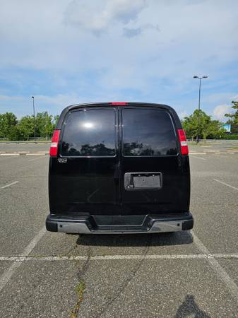2018 Chevrolet Express 2500 ONLY - Photo 7