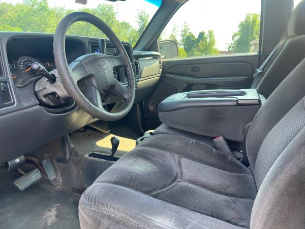 2005 Chevy Silverado 4x4, cabina extendida, funciona bien - $2.595 (límite de Mass / NH)63441268599427124