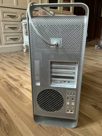 Apple Mac Pro dos procesadores Intel Xeon quad-core de 2,4 GHz - 24 GB de RAM - 150 dólares (West Roxbury)63471244331395121