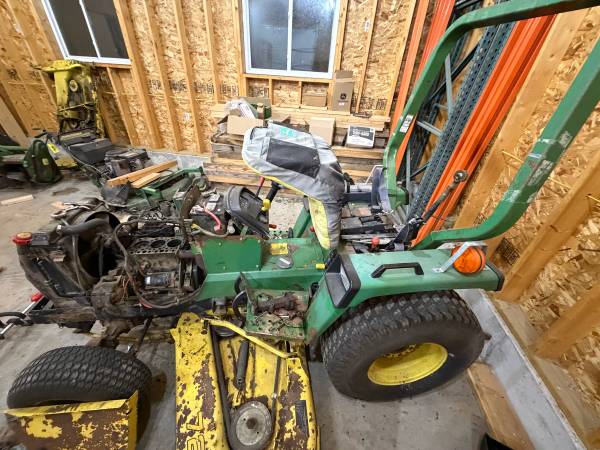 Parting out John Deere 855 1