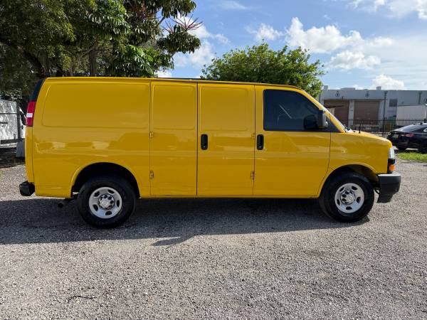 2021 Chevrolet Express 2500 - Photo 8
