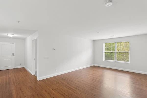 $2,310 / 1br - 1103ft2 - Fully Equipped Kitchen, Large Closets, Central Air Conditioning (95 Filley St, Bloomfield, CT)63989075671811123